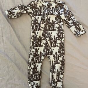 Kate Quinn Newborn Zipper Footed Pajamas